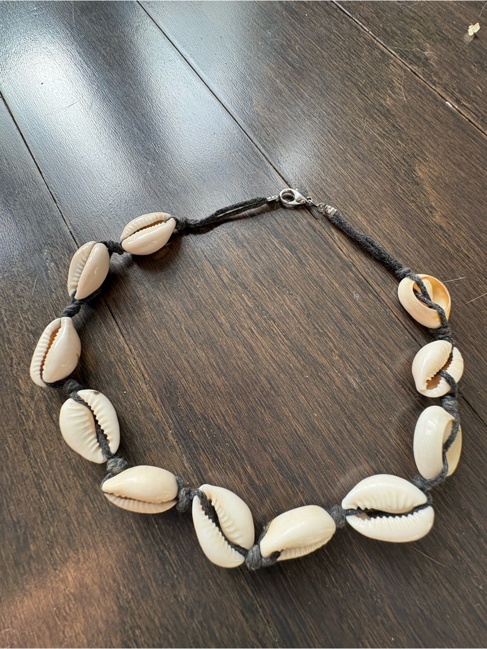 Y2K Puka Cowrie Shell Choker